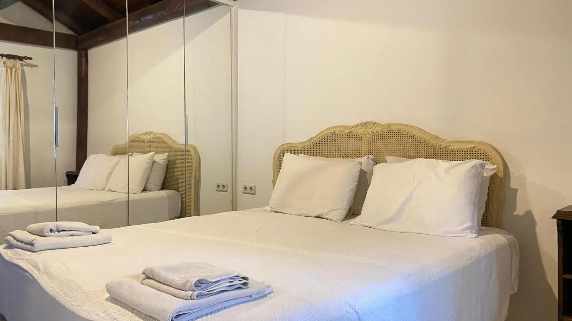 Charming 1Br Stone House With Lake View Bogazici Holiday home